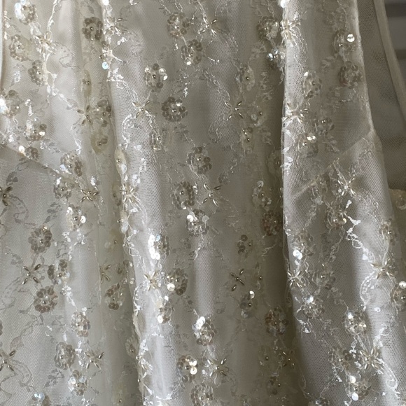 Neiman Marcus Cream Sequin Sleeveless Blouse - Picture 2 of 9